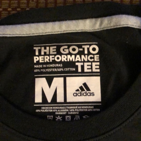 ✏️ Women’s Adidas T-Shirt - Picture 2 of 2